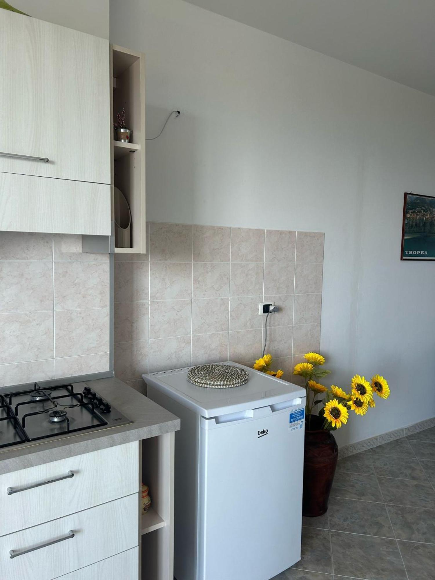 L'Alba Apartment Тропеа Екстериор снимка