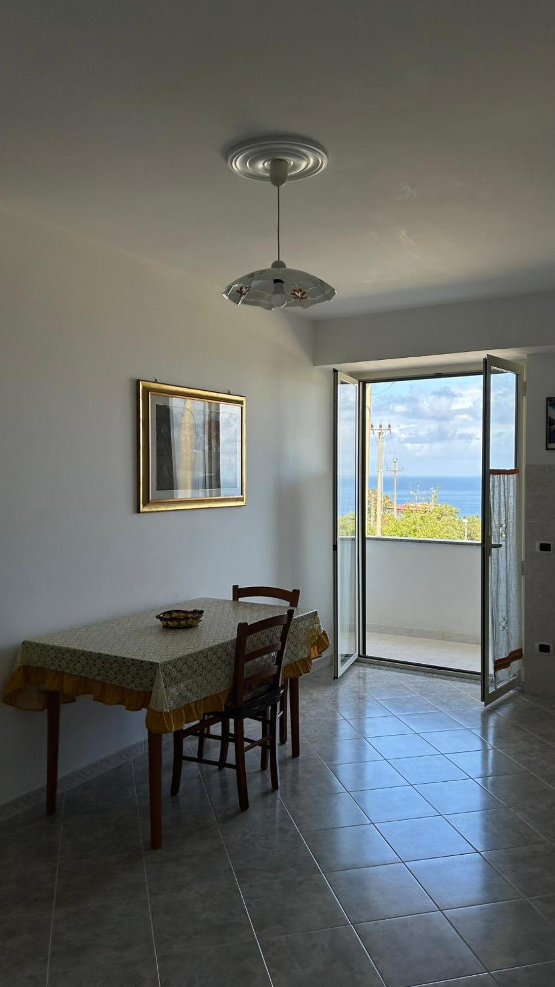 L'Alba Apartment Тропеа Екстериор снимка